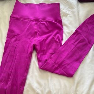 Magenta Fabletics Leggings w/ Leg Detail